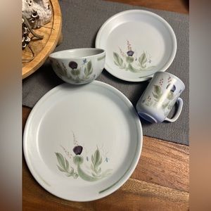 4 Pc Vintage Buchan Portobello Scotland Stoneware Thistleware Pottery Dining Set